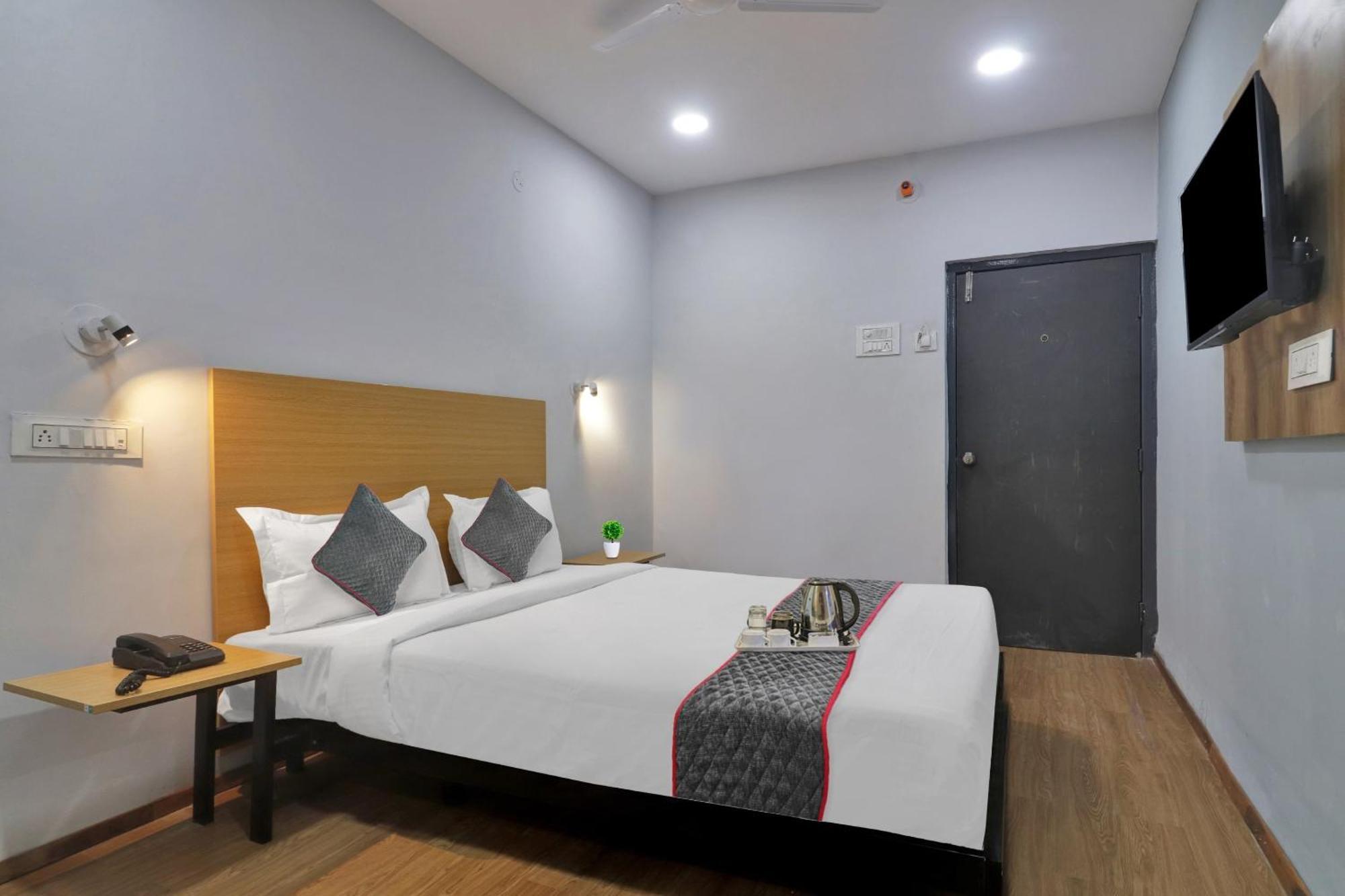 Townhouse S Continental Otel Haydarabad Dış mekan fotoğraf