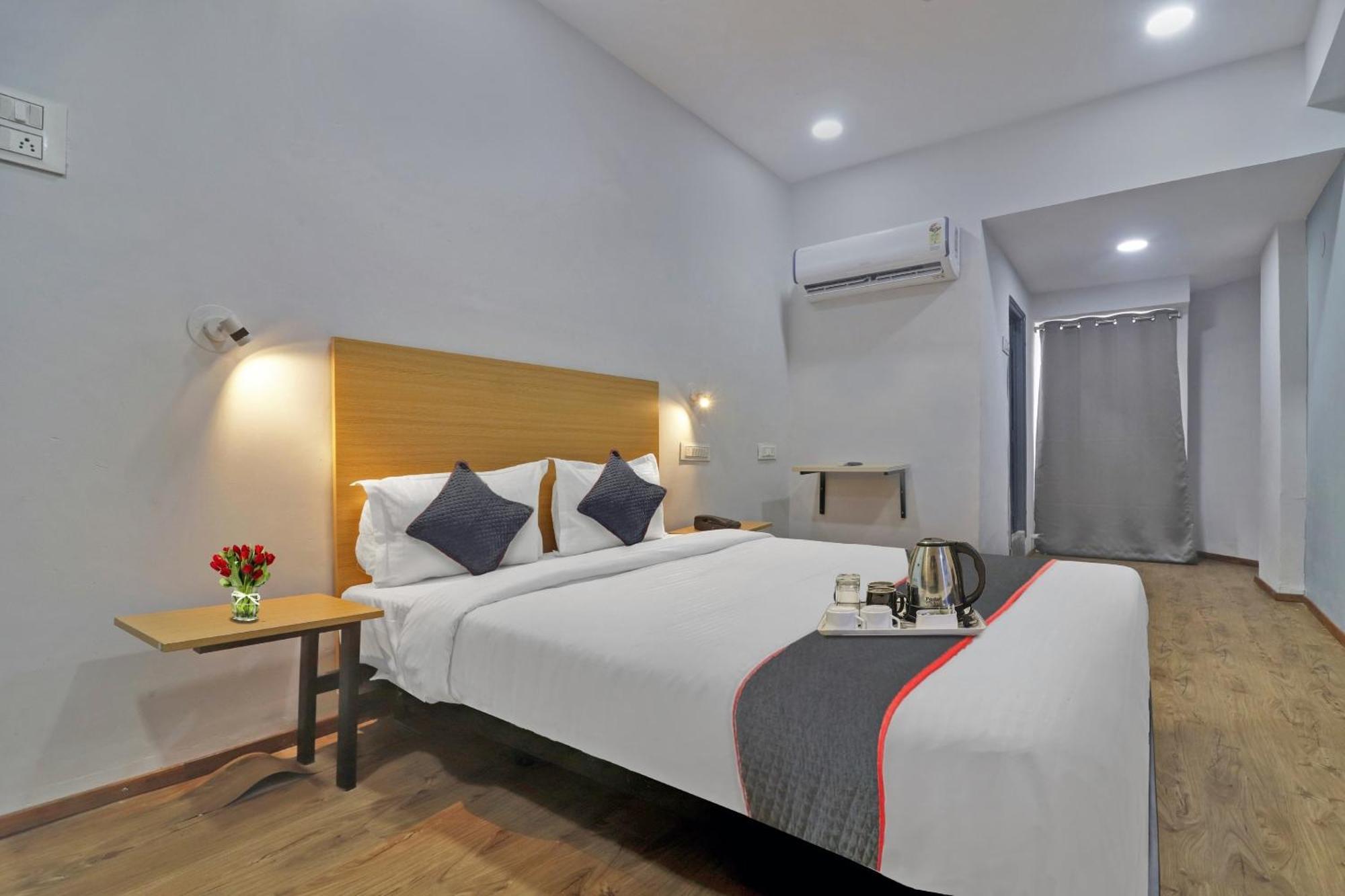 Townhouse S Continental Otel Haydarabad Dış mekan fotoğraf