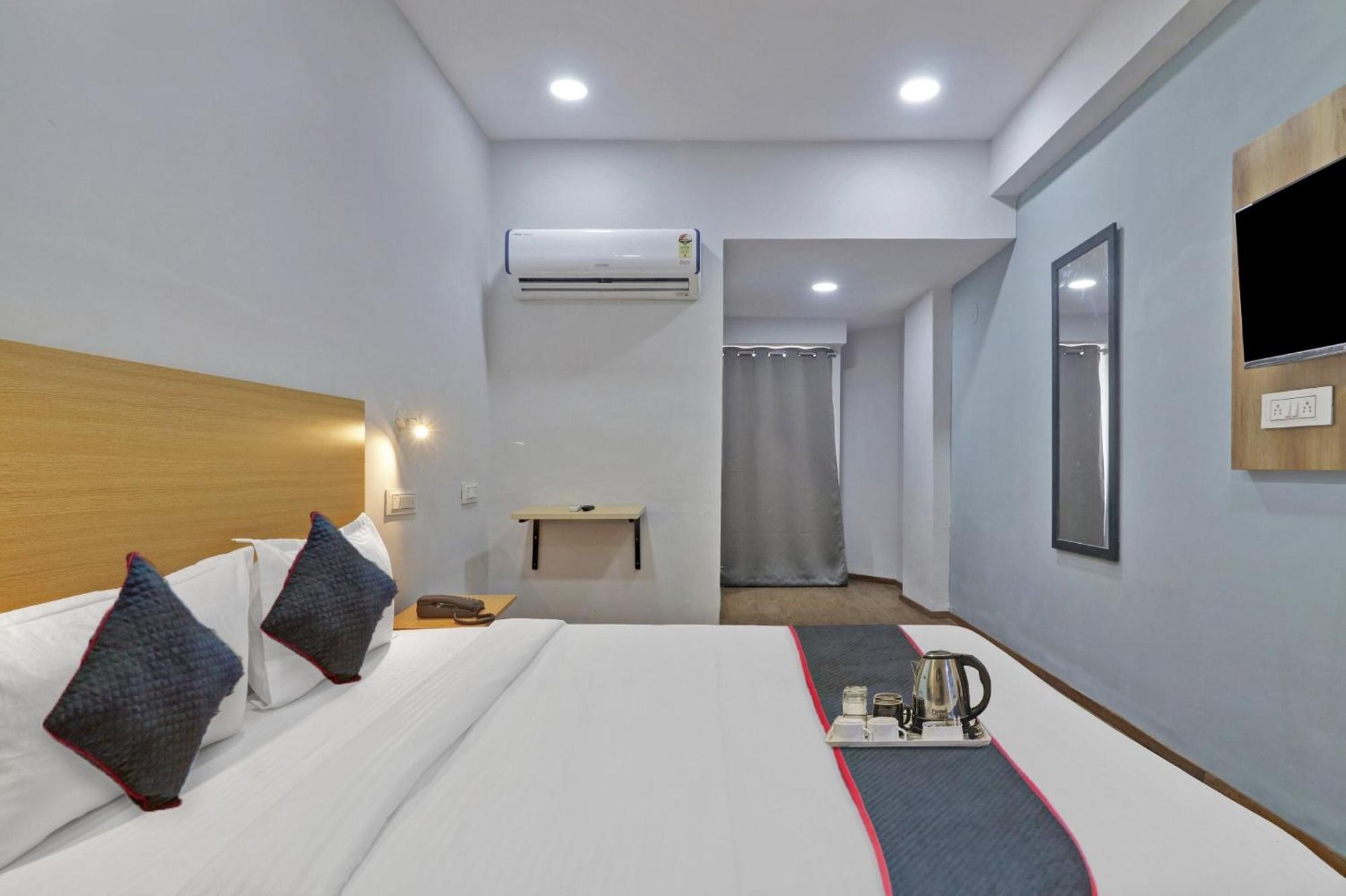 Townhouse S Continental Otel Haydarabad Dış mekan fotoğraf